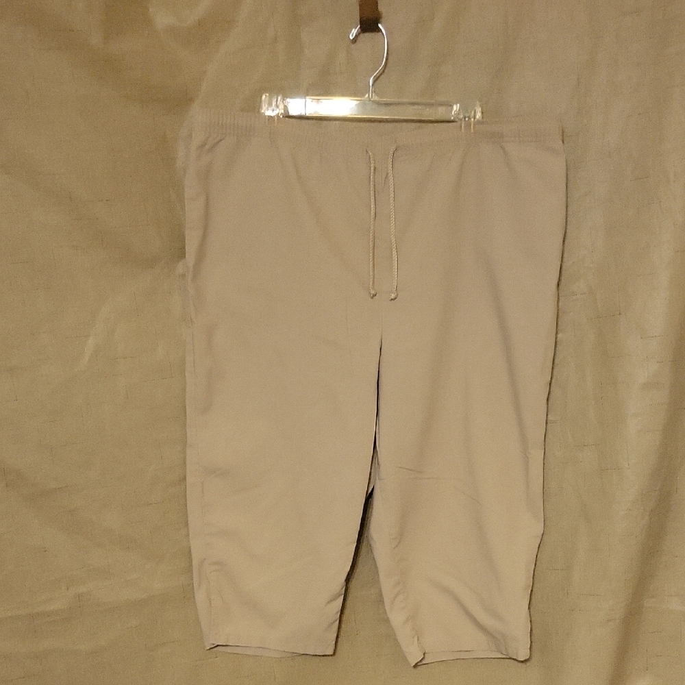 Karen Scott Tan Capris for Effortless Style